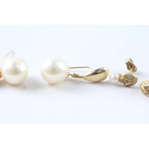 94 - 2x 14ct gold cultured pearl & diamond earrings (3.9g)