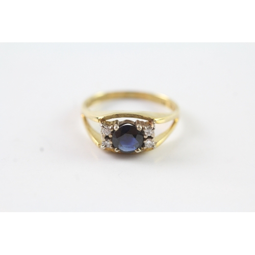 129 - 18ct gold sapphire and diamond dress ring w/ split shoulders Size L