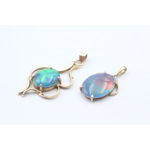 154 - 2x 9ct gold opal triplet pendants (3.7g)