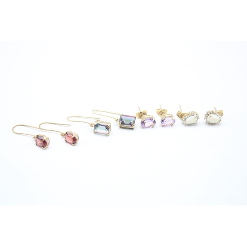 166 - 4x 9ct gold multi gemstone earrings including opal, amethyst & garnets (3g)