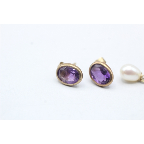 168 - 2x 9ct gold amethyst & cultured pearl earrings (2g)