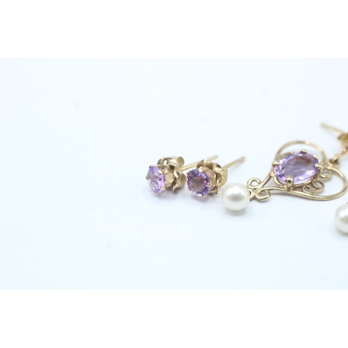 17 - 2x 9ct gold amethyst & pearl earrings (1.9g)