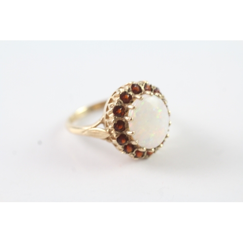 191 - 9ct gold opal and garnet cluster ring Size P 1/2