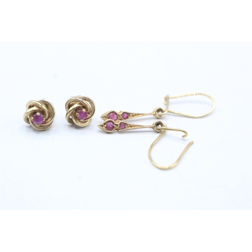 195 - 2 x 9ct gold ruby earrings (1.5g)