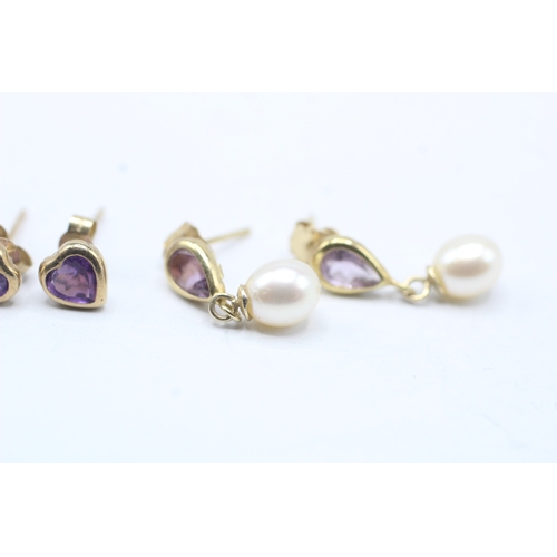 196 - 2 x 9ct gold amethyst and cultured pearl earrings (1.6g)