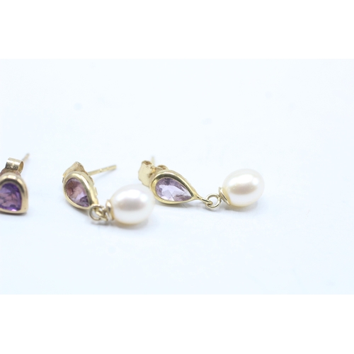 196 - 2 x 9ct gold amethyst and cultured pearl earrings (1.6g)