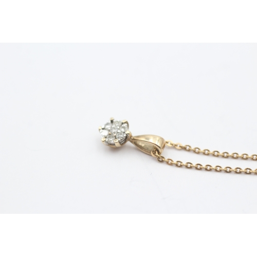 199 - 9ct gold diamond cluster pendant necklace (1.8g)