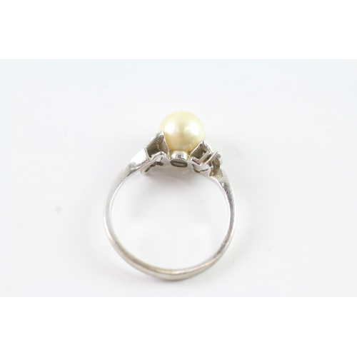 231 - 18ct white gold cultured pearl and diamond ring (2.9g) Size N