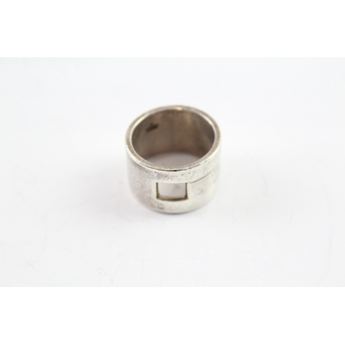 252 - Gucci Sterling Silver Logo Band Ring 10g