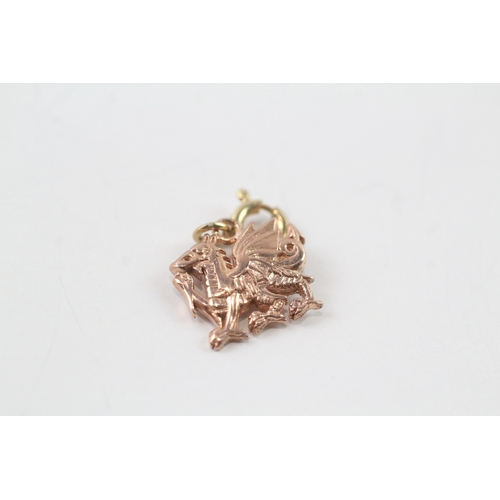 31 - 9ct gold Welsh dragon charm by Cloagau (1.4g)