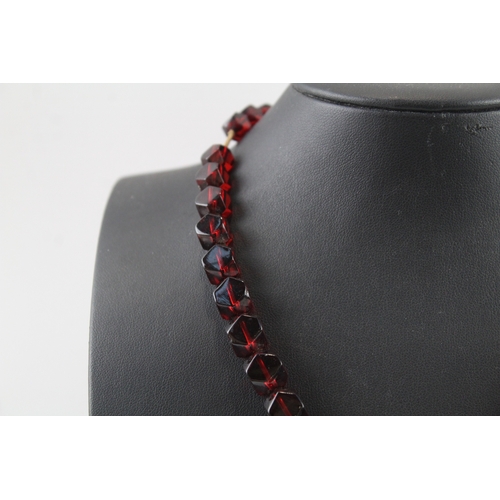 318 - Graduated Prystal Cherry Bakelite Beaded Necklace w/ Silver Clasp 32g