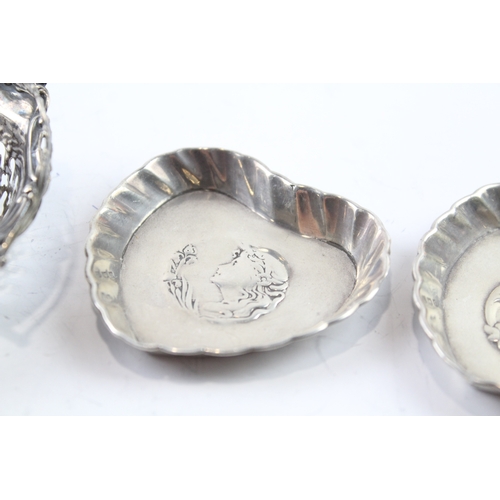 320 - 3 x Antique .925 Sterling Silver Trinket Dishes Inc Art Nouveau, Heart Etc (49g)