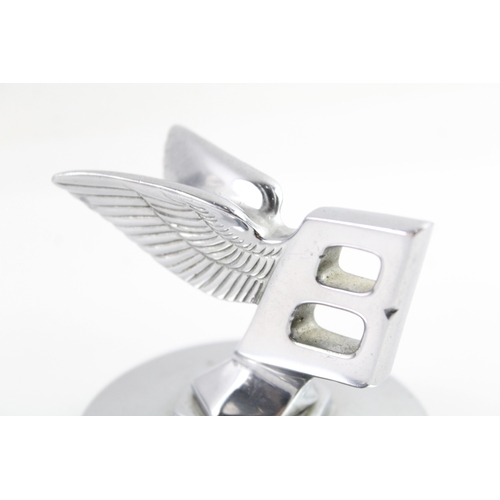 390 - Vintage BENTLEY Winged Leaning 'B' Car Mascot / Hood Ornament