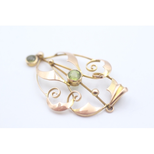 41 - 9ct gold and peridot set pendant (2.2g)