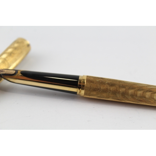 450 - Vintage Waterman C/F Gold Plated Fountain Pen w/ 18ct Gold Nib WRITING