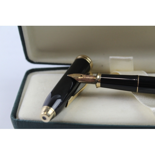 453 - Vintage Cross Townsend Black Lacquer Fountain Pen w/ 14ct Gold Nib WRITING