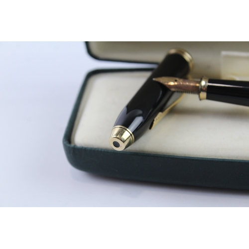 453 - Vintage Cross Townsend Black Lacquer Fountain Pen w/ 14ct Gold Nib WRITING