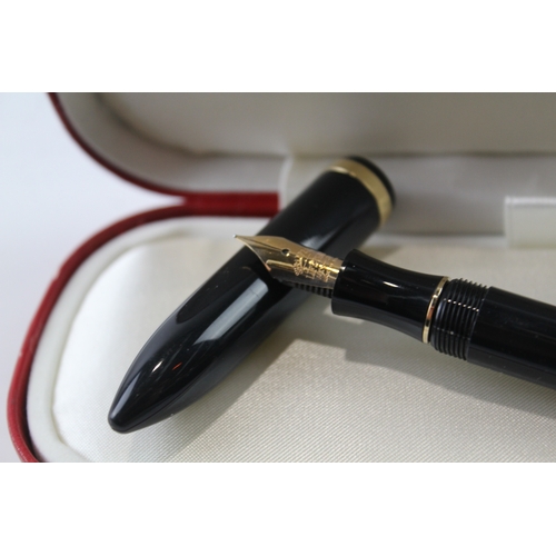 457 - Sheaffer Balance Lifetime Black Lacquer Fountain Pen w/ 14ct Gold Nib WRITING