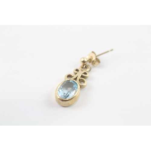 89 - 9ct gold blue gemstone patterned drop earrings (2.9g)