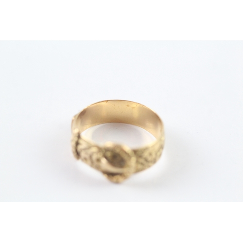 9 - 18ct gold floral buckle ring Size P