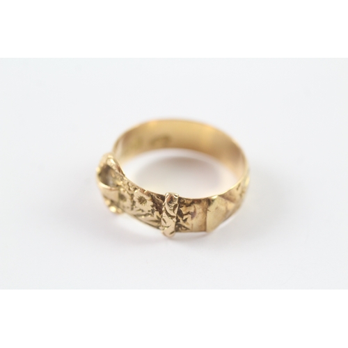 9 - 18ct gold floral buckle ring Size P