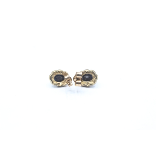 91 - 2x 9ct gold sapphire & diamond cluster stud earrings & necklace (4.2g)