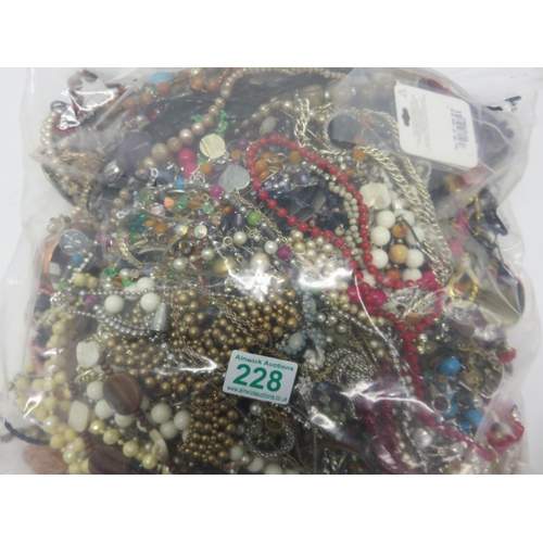 228 - 10 kg Jewellery