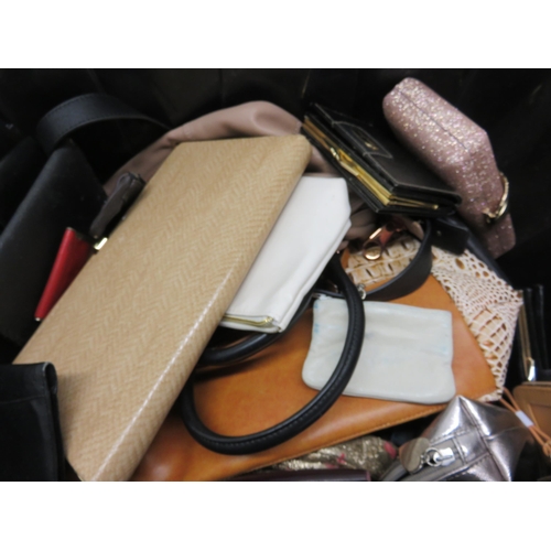 83 - Collection of Vintage Handbags/Purses