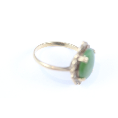 128 - 9ct gold vintage nephrite dress ring (2.7g) Size N