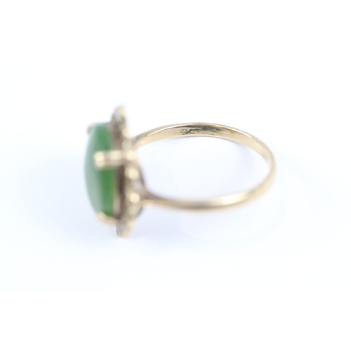 128 - 9ct gold vintage nephrite dress ring (2.7g) Size N