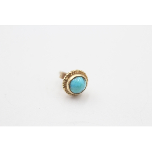 131 - 9ct gold turquoise stud earrings (1.9g)