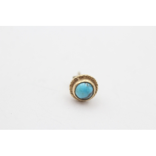 131 - 9ct gold turquoise stud earrings (1.9g)