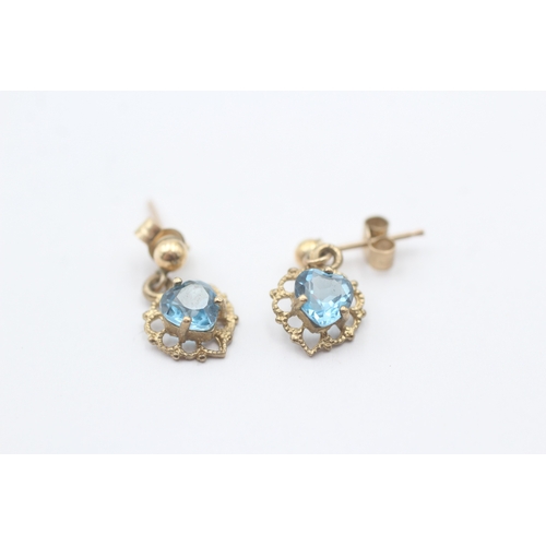 139 - 9ct gold blue gemstone drop earrings (1g)