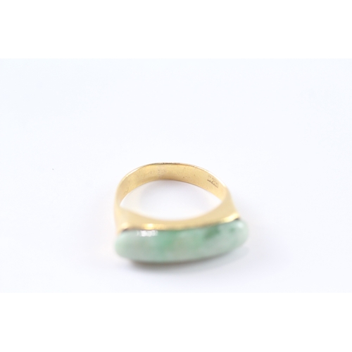 16 - 18ct gold jade dress ring (4.2g) Size K 1/2