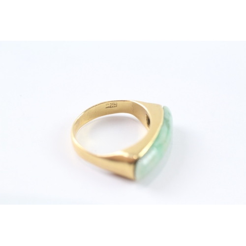 16 - 18ct gold jade dress ring (4.2g) Size K 1/2