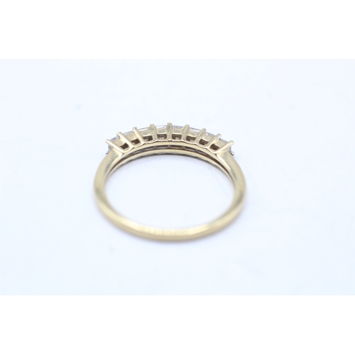 187 - 9ct gold princess cut diamond half eternity ring (1.8g) Size N