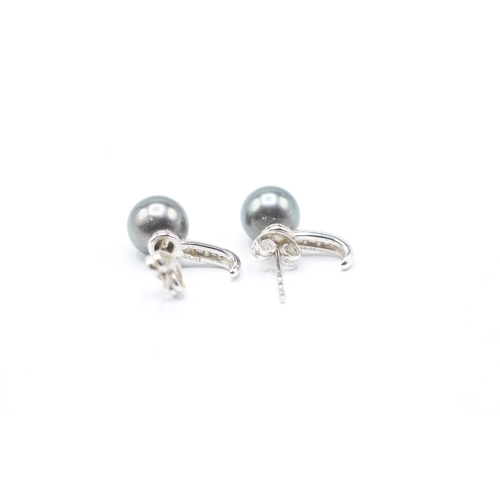 191 - 14ct white gold diamond and cultured pearl half hoop earrings (2.7g)