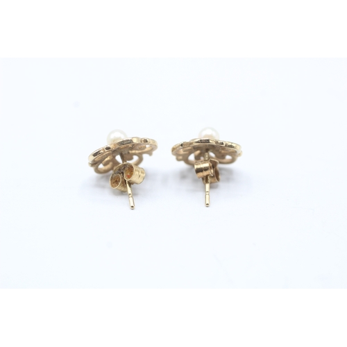 192 - 2 x 9ct gold cultured pearl earrings (2.8g)