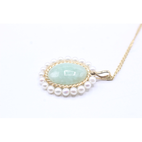 197 - 14ct gold cabochon cut jade & cultured pearl pendant necklace (6.1g)