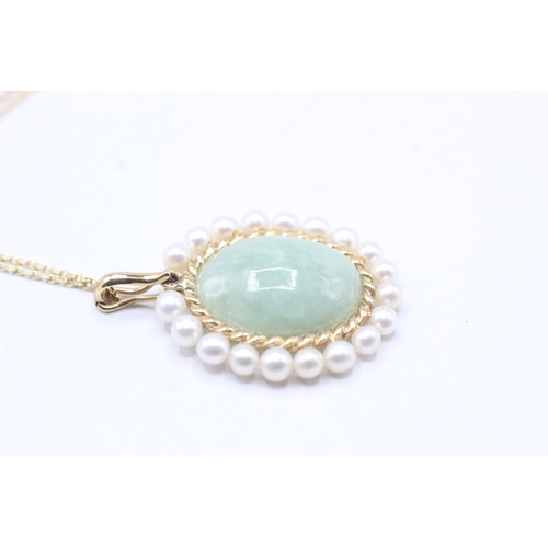 197 - 14ct gold cabochon cut jade & cultured pearl pendant necklace (6.1g)