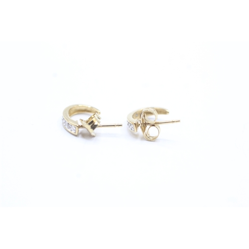 198 - 9ct gold curved diamond stud earrings (0.8g)