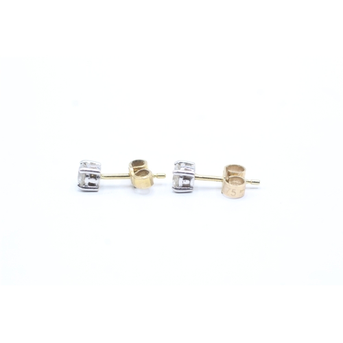 205 - 9ct gold diamond stud earrings (1g)