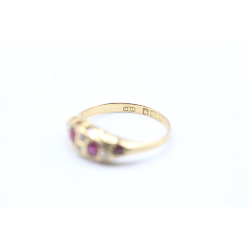 213 - 18ct gold diamond and pink gemstone flat setting ring (2.2g) Size L