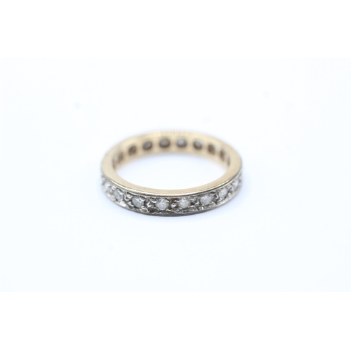 225 - 9ct gold diamond eternity ring (2.7g) Size L