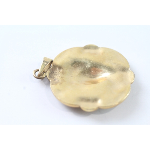 230 - 9ct gold art nouveau cameo pendant (9.6g)