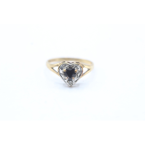 250 - 9ct gold vintage sapphire & diamond heart shape dress ring (1.6g) Size K