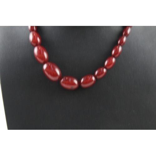 252 - Graduated Cherry Bakelite Beaded Necklace w/ Internal Streaking 40g