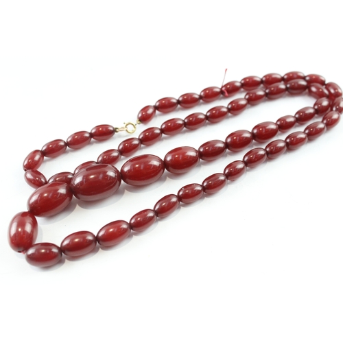 252 - Graduated Cherry Bakelite Beaded Necklace w/ Internal Streaking 40g