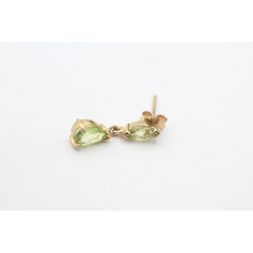 39 - 9ct gold peridot drop earrings (1.6g)