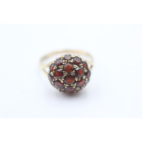 49 - 9ct gold vintage garnet dress ring (3.4g) Size O